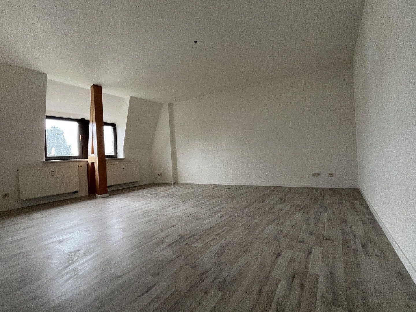 Prenájom bytu 3-izbový 79 m², Thomas-Mann-Straße 13, Zwickau, Sasko Prenájom bytu 3-izbový 79 m², Thomas-Mann-Straße 13, Zwickau, Sasko