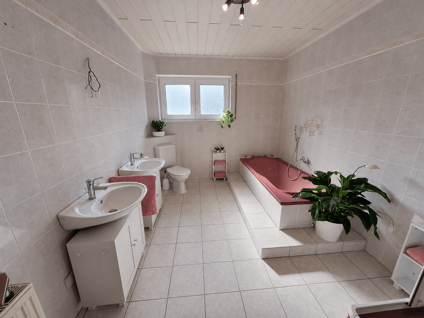 Prenájom bytu 4-izbový 125 m², Neuberg, Hesensko Prenájom bytu 4-izbový 125 m², Neuberg, Hesensko