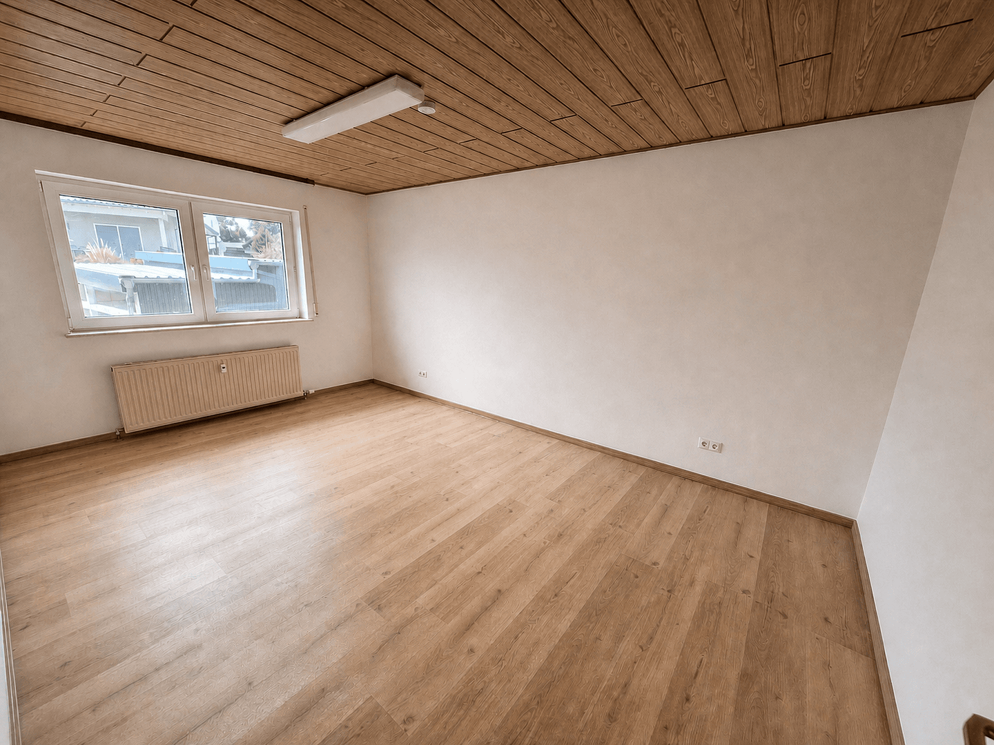 Prenájom bytu 4-izbový 125 m², Neuberg, Hesensko Prenájom bytu 4-izbový 125 m², Neuberg, Hesensko