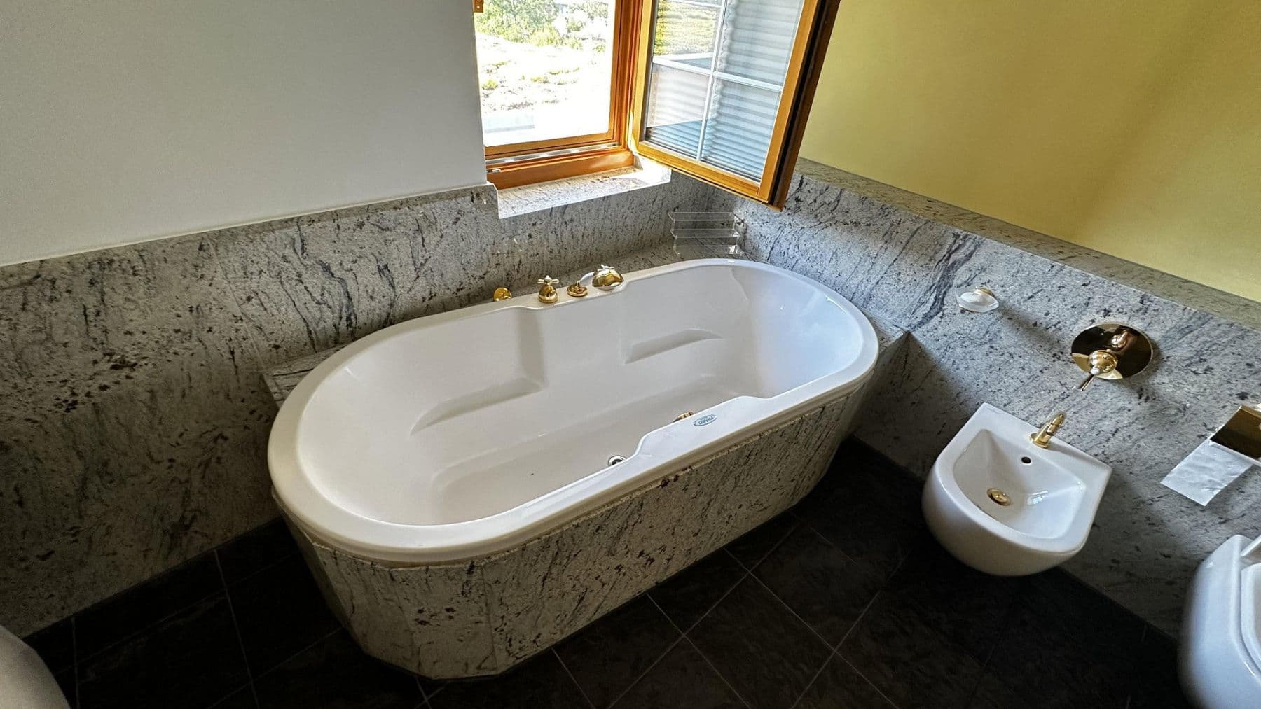 Prenájom bytu 2-izbový 69 m², Bad Herrenalb, Bádensko-Wurttembersko Prenájom bytu 2-izbový 69 m², Bad Herrenalb, Bádensko-Wurttembersko
