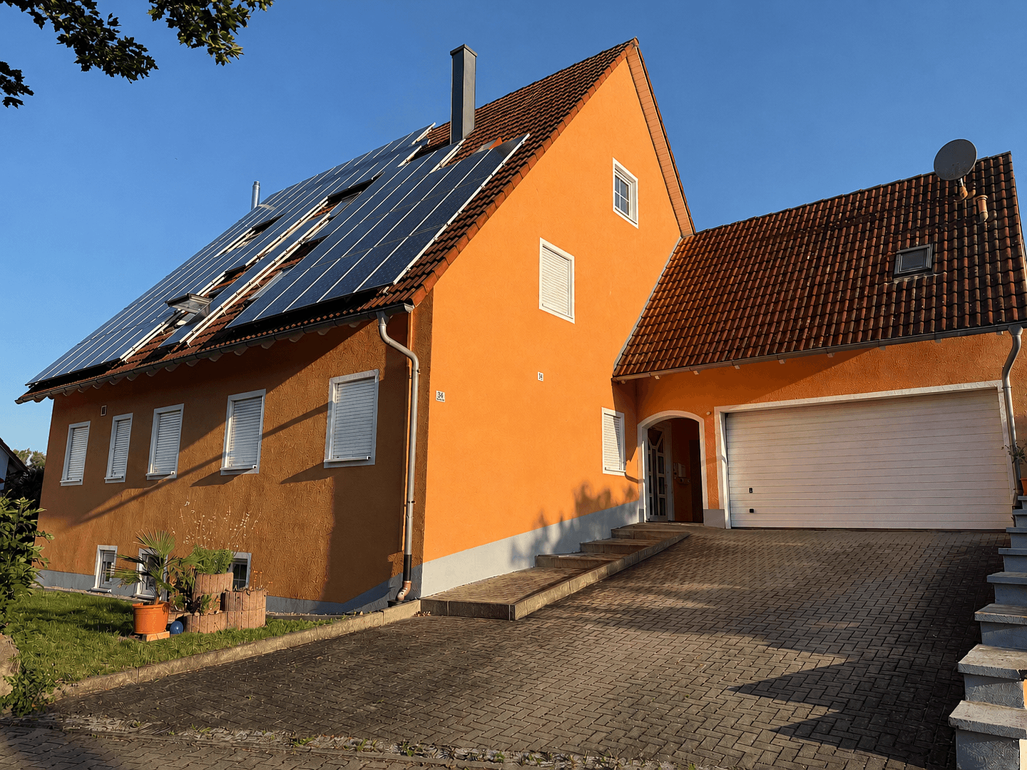 Predaj domu 200 m², pozemok 719 m², Ahornstr. 34, Markt Bibart, Bavorsko Predaj domu 200 m², pozemok 719 m², Ahornstr. 34, Markt Bibart, Bavorsko