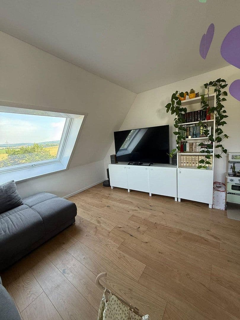 Predaj domu 200 m², pozemok 719 m², Ahornstr. 34, Markt Bibart, Bavorsko Predaj domu 200 m², pozemok 719 m², Ahornstr. 34, Markt Bibart, Bavorsko
