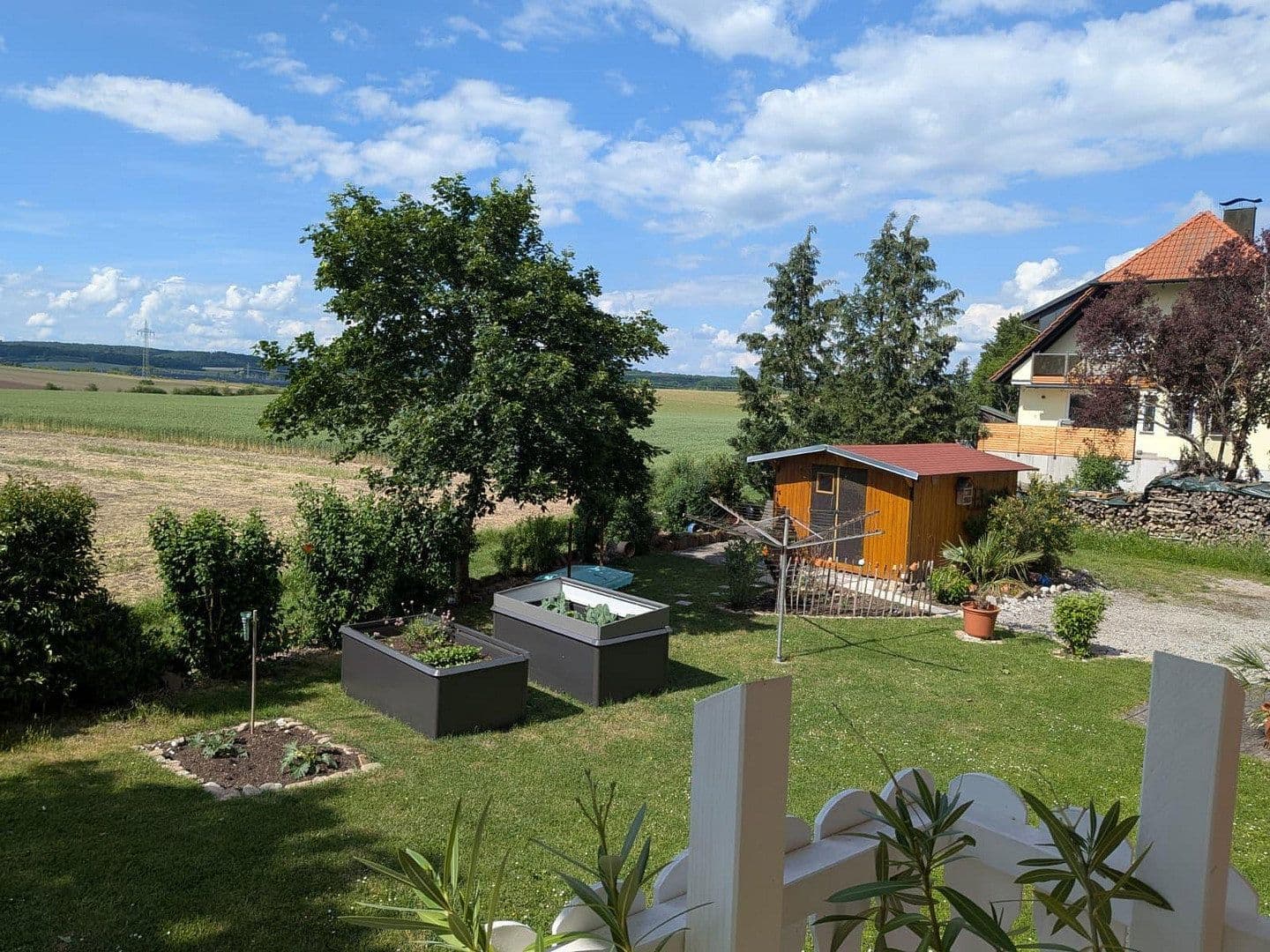 Predaj domu 200 m², pozemok 719 m², Ahornstr. 34, Markt Bibart, Bavorsko Predaj domu 200 m², pozemok 719 m², Ahornstr. 34, Markt Bibart, Bavorsko