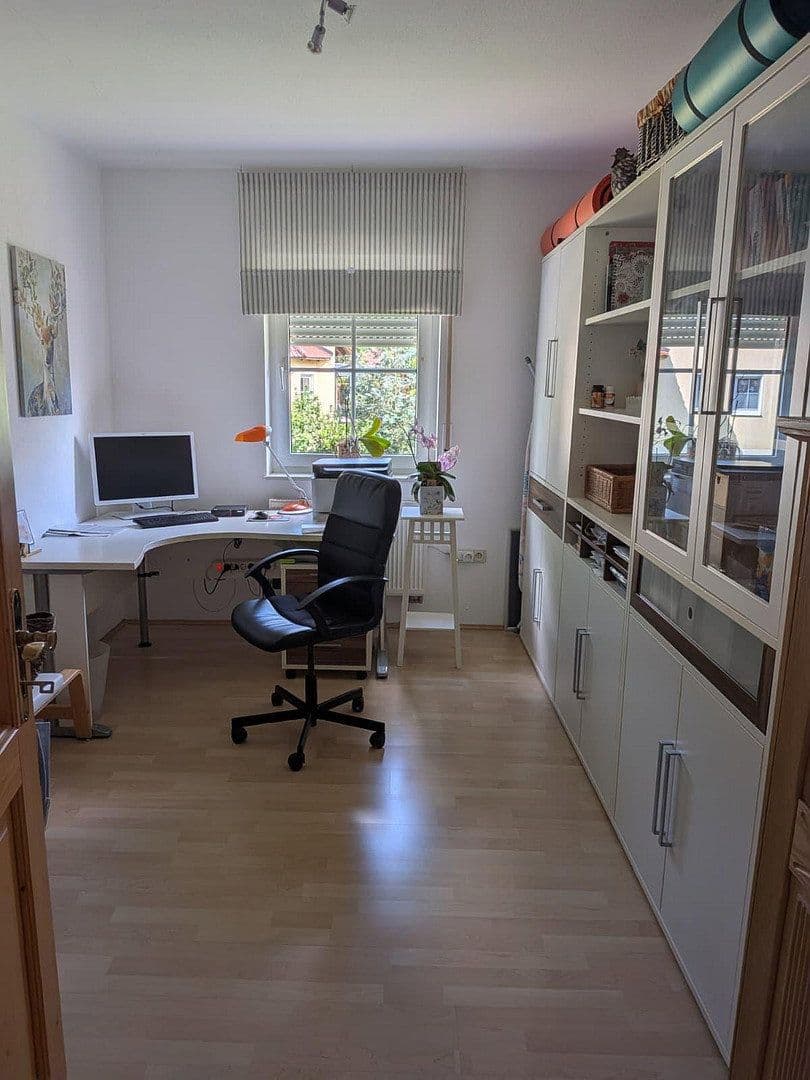 Predaj domu 200 m², pozemok 719 m², Ahornstr. 34, Markt Bibart, Bavorsko Predaj domu 200 m², pozemok 719 m², Ahornstr. 34, Markt Bibart, Bavorsko