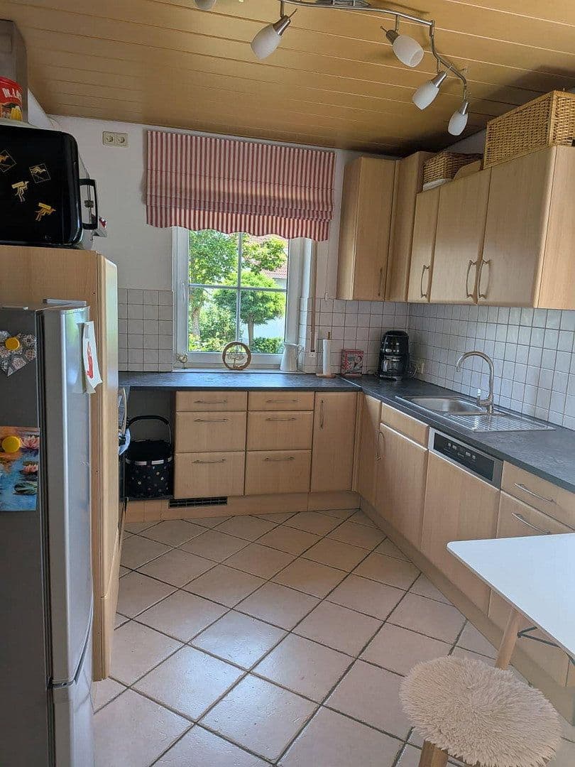 Predaj domu 200 m², pozemok 719 m², Ahornstr. 34, Markt Bibart, Bavorsko Predaj domu 200 m², pozemok 719 m², Ahornstr. 34, Markt Bibart, Bavorsko