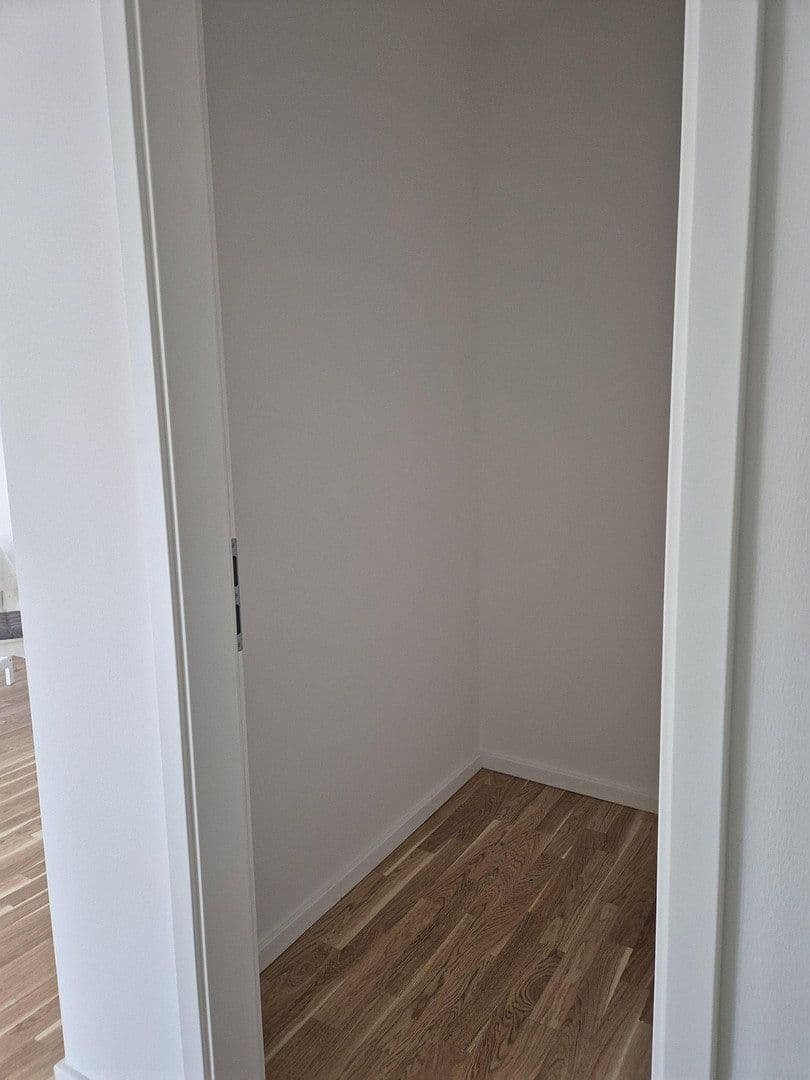 Prenájom bytu 1-izbový 43 m², Schillerstr. 21, Berlin, Berlín Prenájom bytu 1-izbový 43 m², Schillerstr. 21, Berlin, Berlín