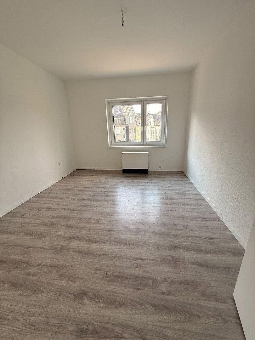 Prenájom bytu 3-izbový 65 m², Hobeisenstr., Essen, Severné Porýnie - Westfálsko Prenájom bytu 3-izbový 65 m², Hobeisenstr., Essen, Severné Porýnie - Westfálsko