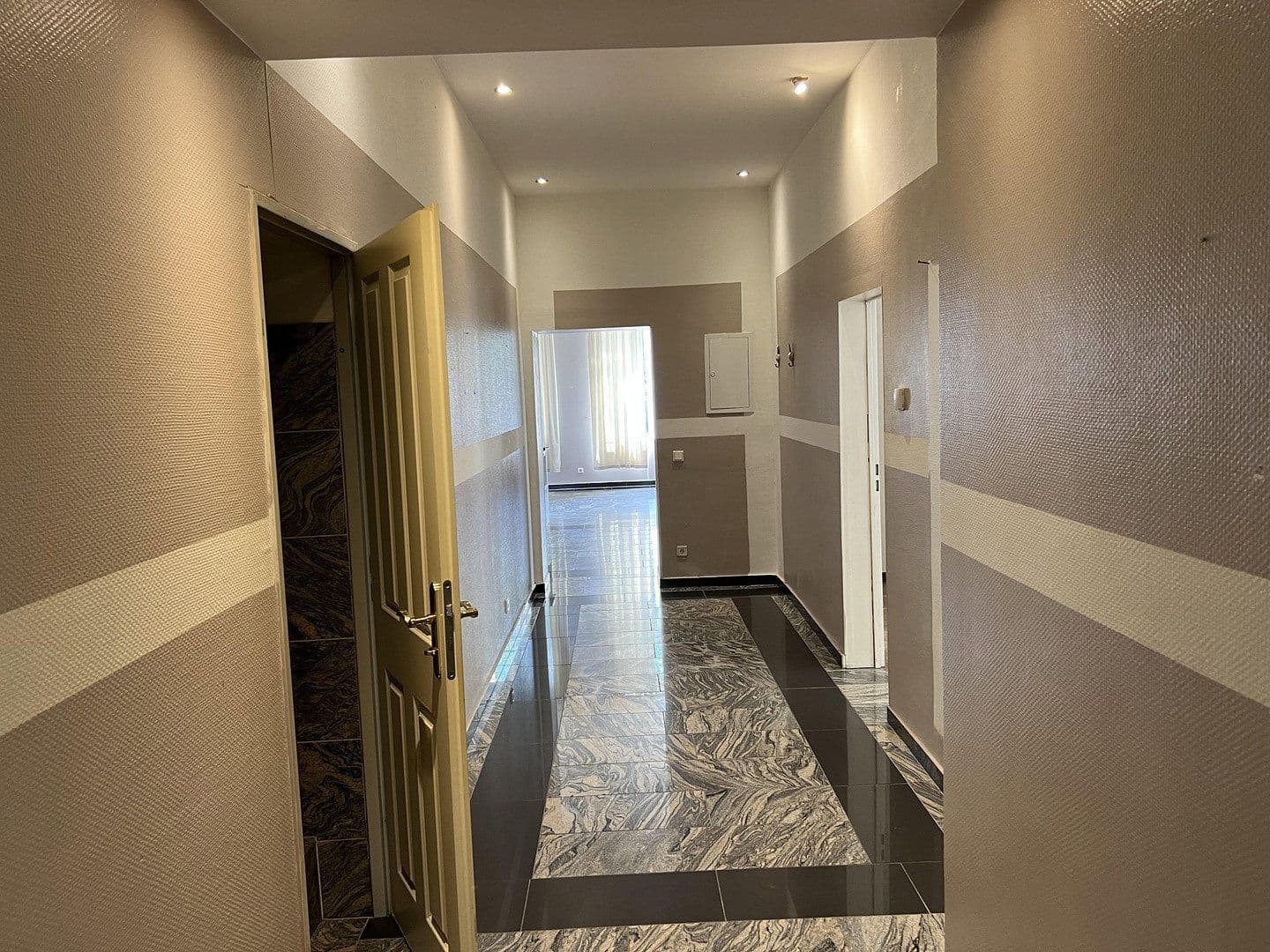 Prenájom bytu 3-izbový 160 m², Viktor-Reuter-Str. 53, Herne, Severné Porýnie - Westfálsko Prenájom bytu 3-izbový 160 m², Viktor-Reuter-Str. 53, Herne, Severné Porýnie - Westfálsko