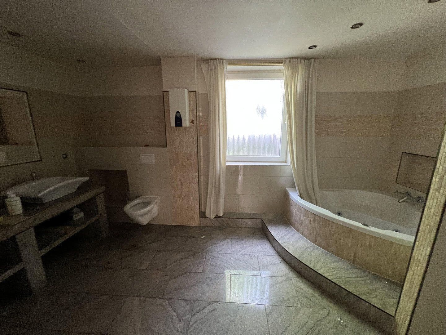 Prenájom bytu 3-izbový 160 m², Viktor-Reuter-Str. 53, Herne, Severné Porýnie - Westfálsko Prenájom bytu 3-izbový 160 m², Viktor-Reuter-Str. 53, Herne, Severné Porýnie - Westfálsko