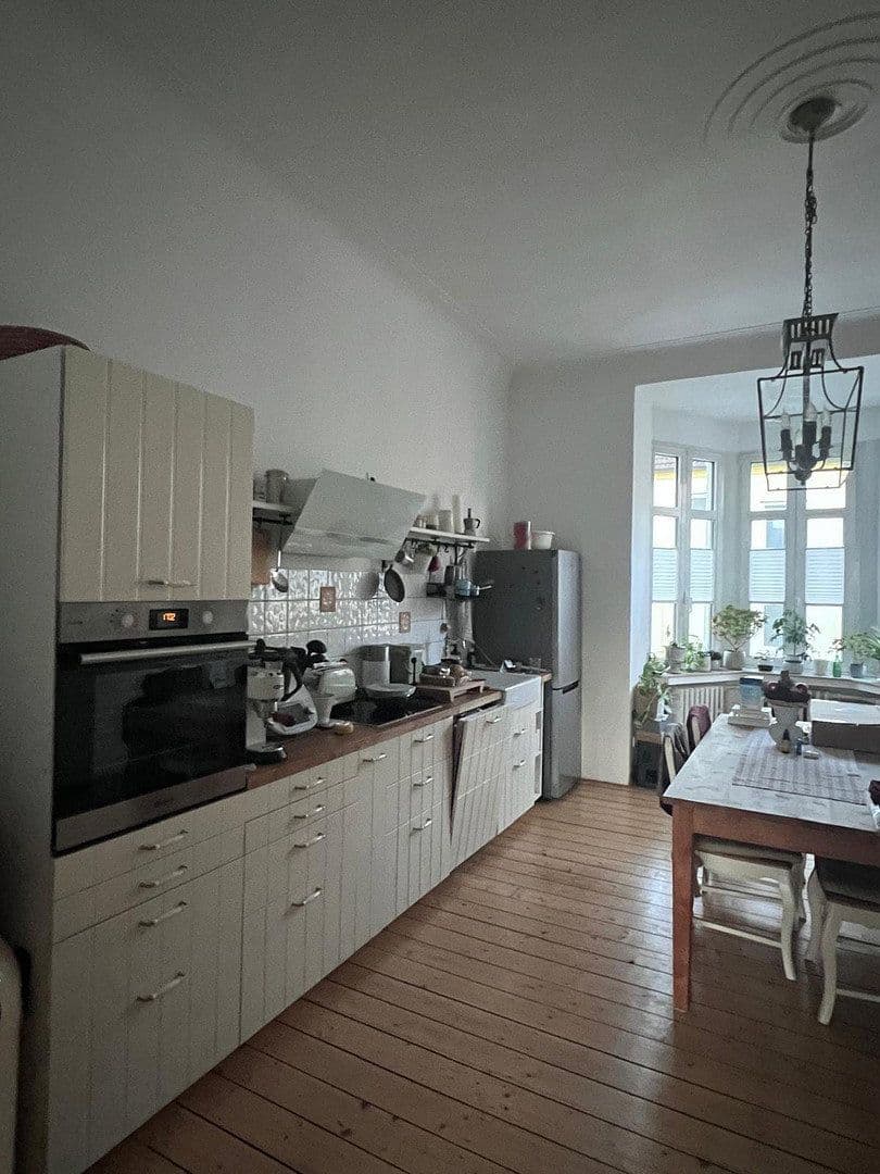 Prenájom bytu 3-izbový 100 m², Otmarstraße 22, Essen, Severné Porýnie - Westfálsko Prenájom bytu 3-izbový 100 m², Otmarstraße 22, Essen, Severné Porýnie - Westfálsko
