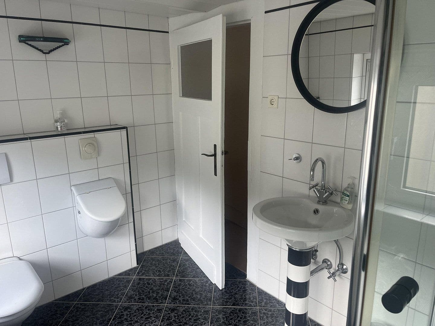 Prenájom bytu 3-izbový 100 m², Otmarstraße 22, Essen, Severné Porýnie - Westfálsko Prenájom bytu 3-izbový 100 m², Otmarstraße 22, Essen, Severné Porýnie - Westfálsko