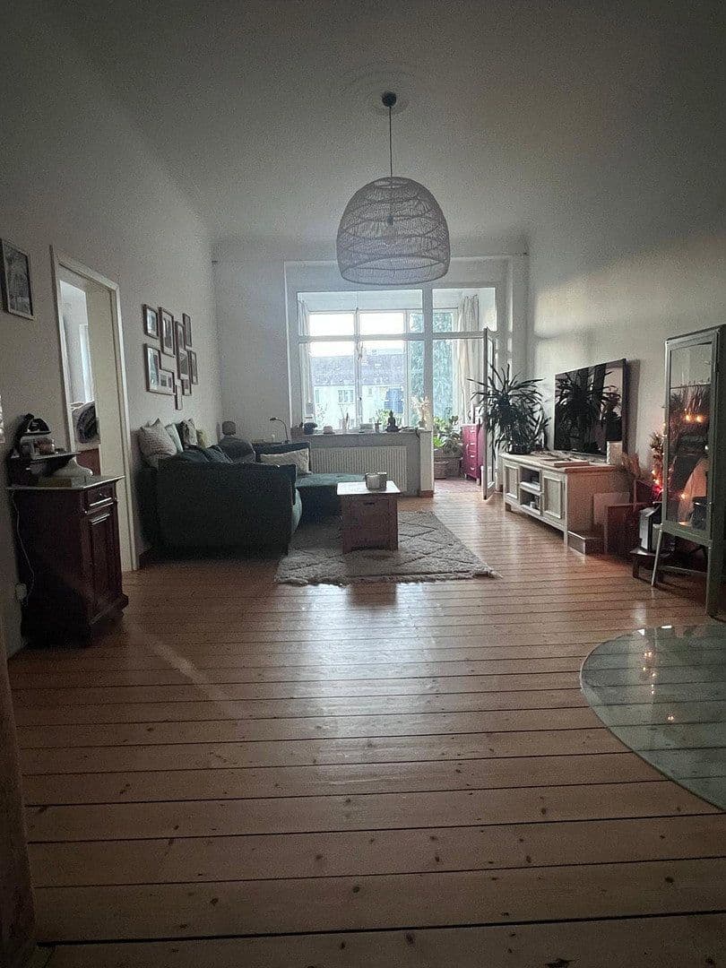Prenájom bytu 3-izbový 100 m², Otmarstraße 22, Essen, Severné Porýnie - Westfálsko Prenájom bytu 3-izbový 100 m², Otmarstraße 22, Essen, Severné Porýnie - Westfálsko