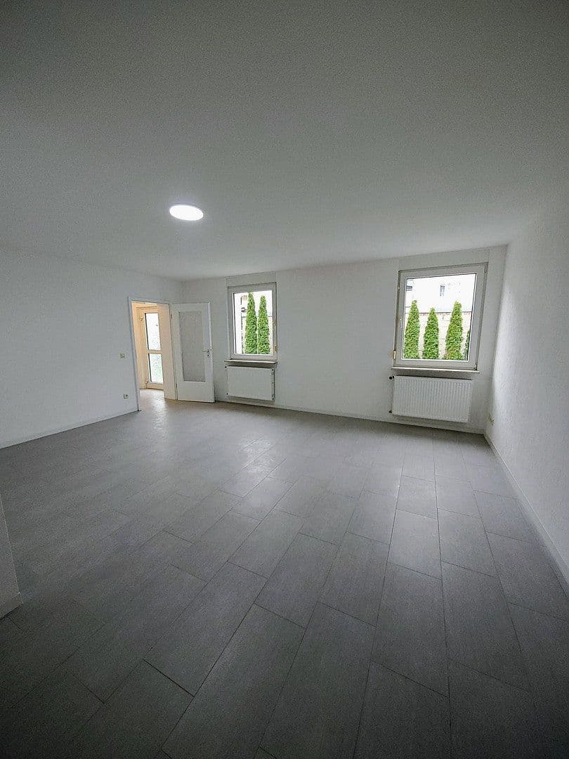 Prenájom bytu 3-izbový 88 m², Karlsruhe, Bádensko-Wurttembersko Prenájom bytu 3-izbový 88 m², Karlsruhe, Bádensko-Wurttembersko