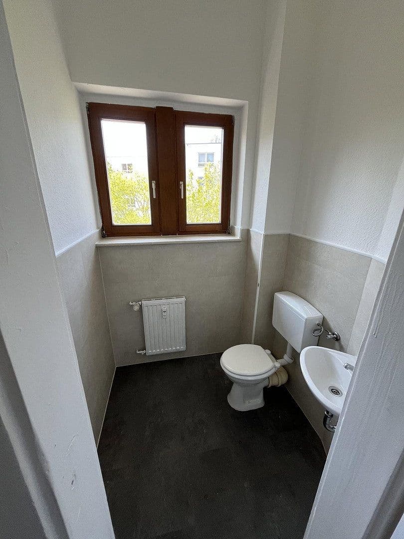 Prenájom bytu 3-izbový 85 m², Thomas-Mann-Straße 13, Zwickau, Sasko Prenájom bytu 3-izbový 85 m², Thomas-Mann-Straße 13, Zwickau, Sasko