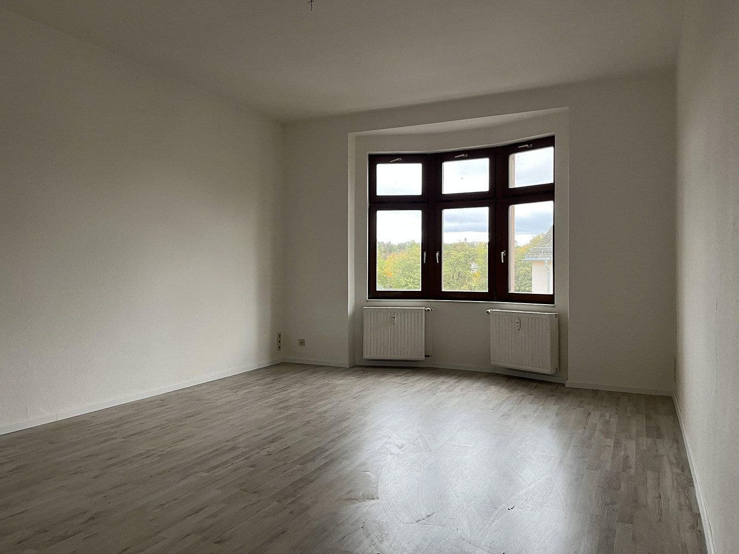Prenájom bytu 3-izbový 85 m², Thomas-Mann-Straße 13, Zwickau, Sasko Prenájom bytu 3-izbový 85 m², Thomas-Mann-Straße 13, Zwickau, Sasko