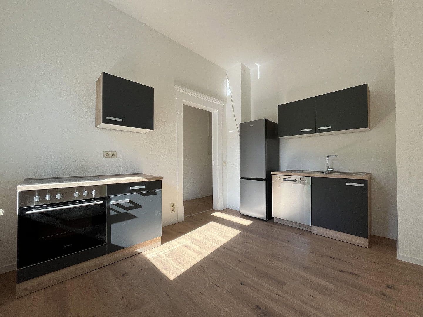 Prenájom bytu 3-izbový 85 m², Thomas-Mann-Straße 13, Zwickau, Sasko Prenájom bytu 3-izbový 85 m², Thomas-Mann-Straße 13, Zwickau, Sasko