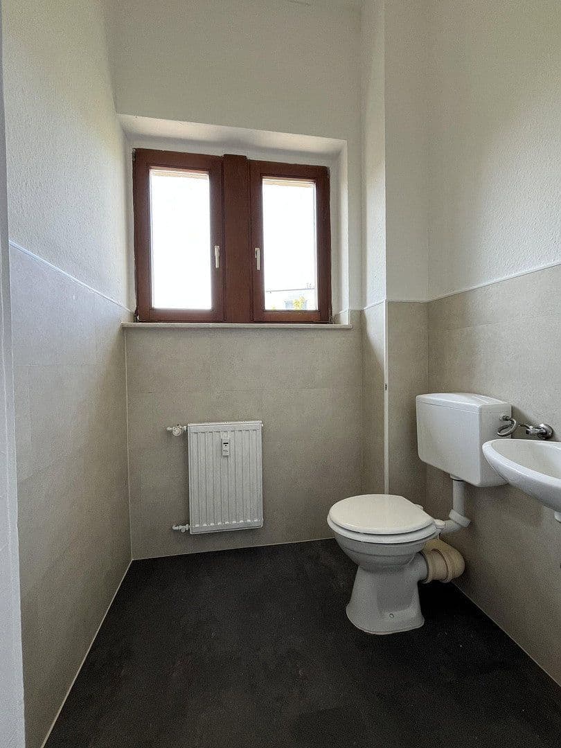 Prenájom bytu 3-izbový 85 m², Thomas-Mann-Straße 13, Zwickau, Sasko Prenájom bytu 3-izbový 85 m², Thomas-Mann-Straße 13, Zwickau, Sasko