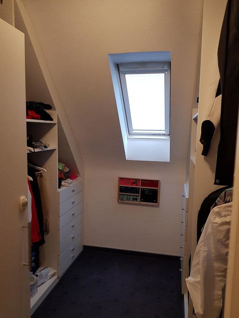 Prenájom bytu 4-izbový 110 m², Hanau, Hesensko Prenájom bytu 4-izbový 110 m², Hanau, Hesensko