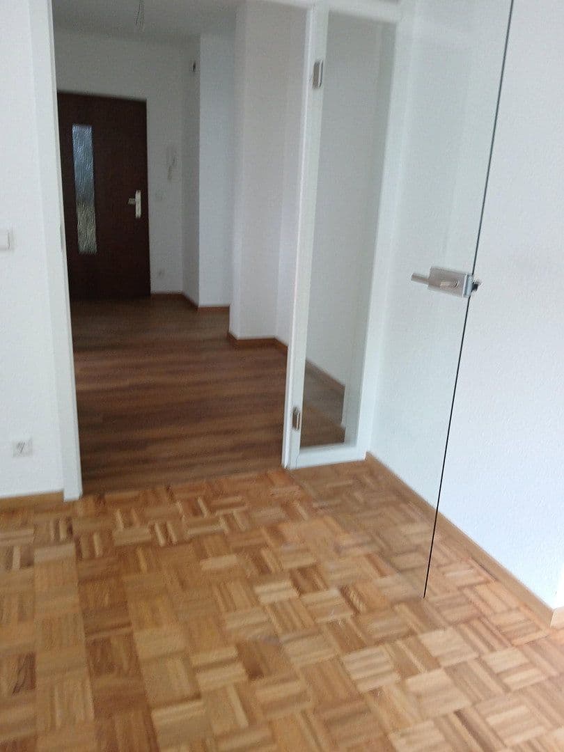 Prenájom bytu 3-izbový 91 m², Korntal-Münchingen, Bádensko-Wurttembersko Prenájom bytu 3-izbový 91 m², Korntal-Münchingen, Bádensko-Wurttembersko