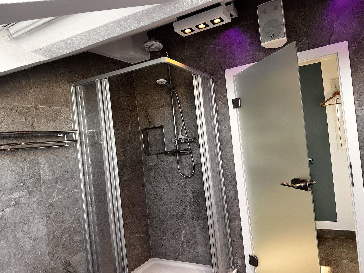 Prenájom bytu 2-izbový 63 m², Albert-Roßhaupter-Str. 46, München, Bavorsko Prenájom bytu 2-izbový 63 m², Albert-Roßhaupter-Str. 46, München, Bavorsko