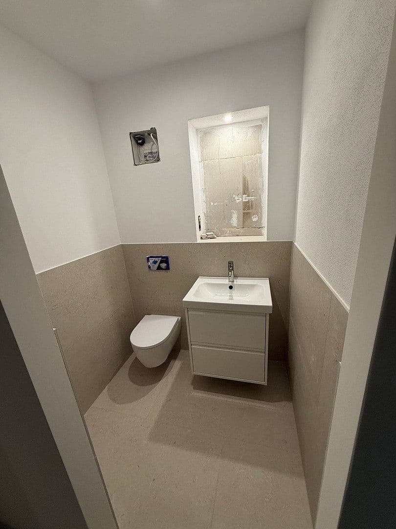 Prenájom bytu 3-izbový 95 m², Netanel-Weil-Str. 2/4, Karlsruhe, Bádensko-Wurttembersko Prenájom bytu 3-izbový 95 m², Netanel-Weil-Str. 2/4, Karlsruhe, Bádensko-Wurttembersko