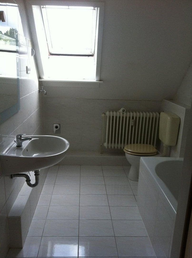 Prenájom bytu 3-izbový 100 m², Seehauser Landstr. 148, Bremen, Brémy Prenájom bytu 3-izbový 100 m², Seehauser Landstr. 148, Bremen, Brémy