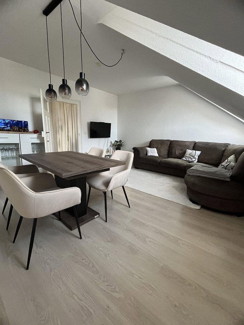 Prenájom bytu 3-izbový 78 m², Mörscher - Str. 8, Karlsruhe, Bádensko-Wurttembersko Prenájom bytu 3-izbový 78 m², Mörscher - Str. 8, Karlsruhe, Bádensko-Wurttembersko