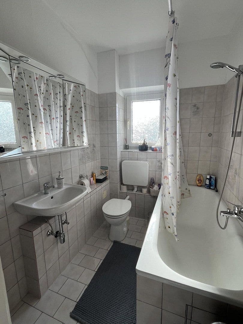 Prenájom bytu 3-izbový 78 m², Mörscher - Str. 8, Karlsruhe, Bádensko-Wurttembersko Prenájom bytu 3-izbový 78 m², Mörscher - Str. 8, Karlsruhe, Bádensko-Wurttembersko