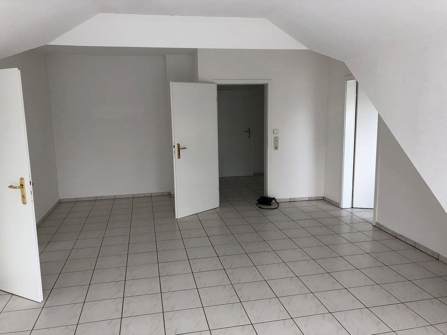 Prenájom bytu 3-izbový 85 m², Aschaffenburg, Bavorsko Prenájom bytu 3-izbový 85 m², Aschaffenburg, Bavorsko