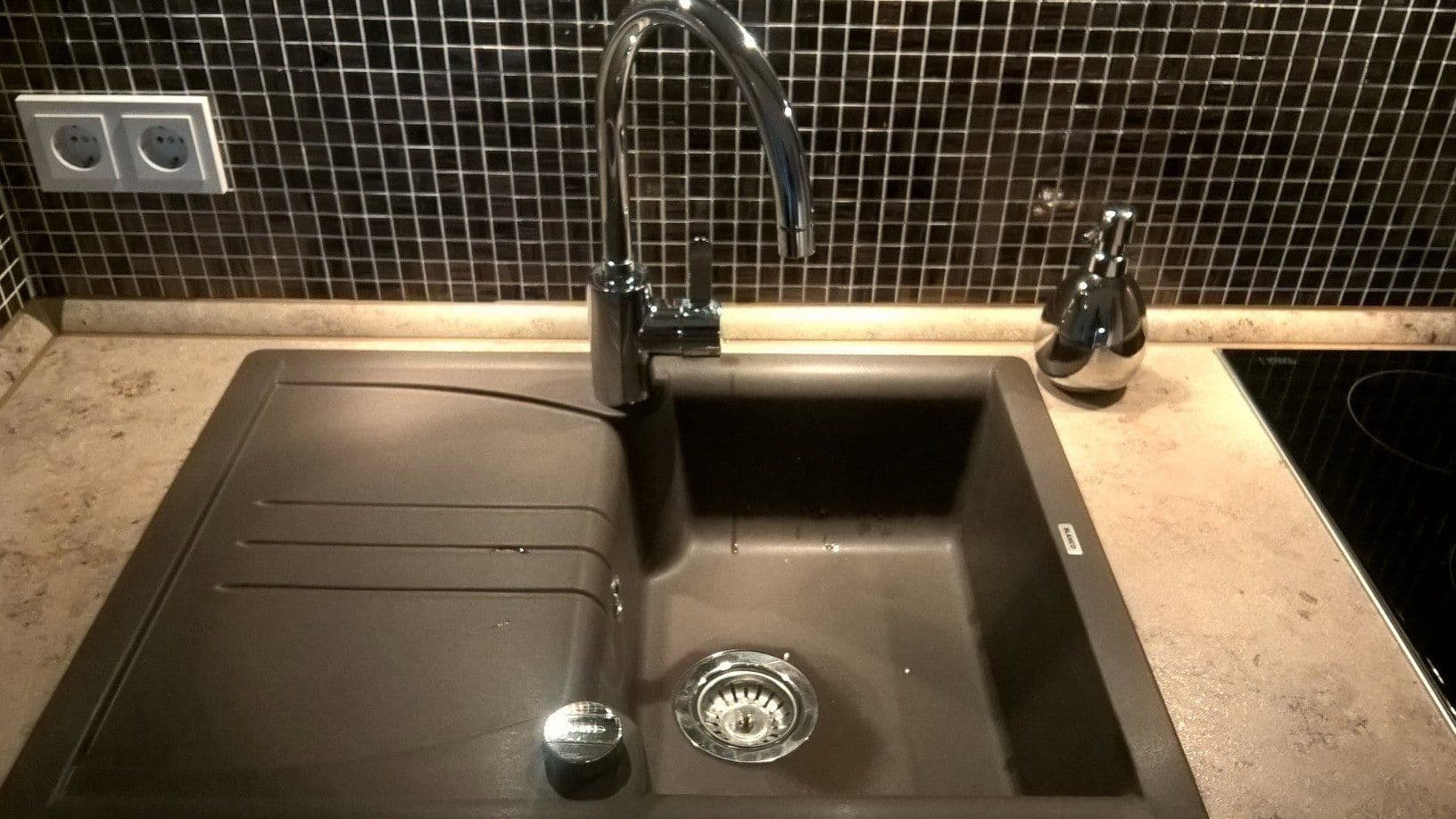 Prenájom bytu 2-izbový 50 m², Hölderlinstraße 1, Leipzig, Sasko Prenájom bytu 2-izbový 50 m², Hölderlinstraße 1, Leipzig, Sasko