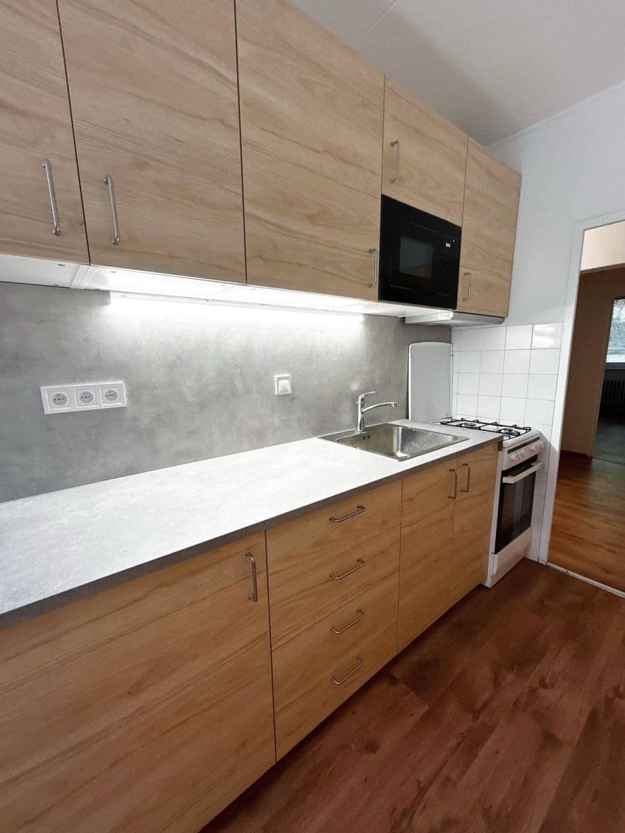 Prenájom bytu 3-izbový 25 m², Letovická, Brno, Jihomoravský kraj Prenájom bytu 3-izbový 25 m², Letovická, Brno, Jihomoravský kraj