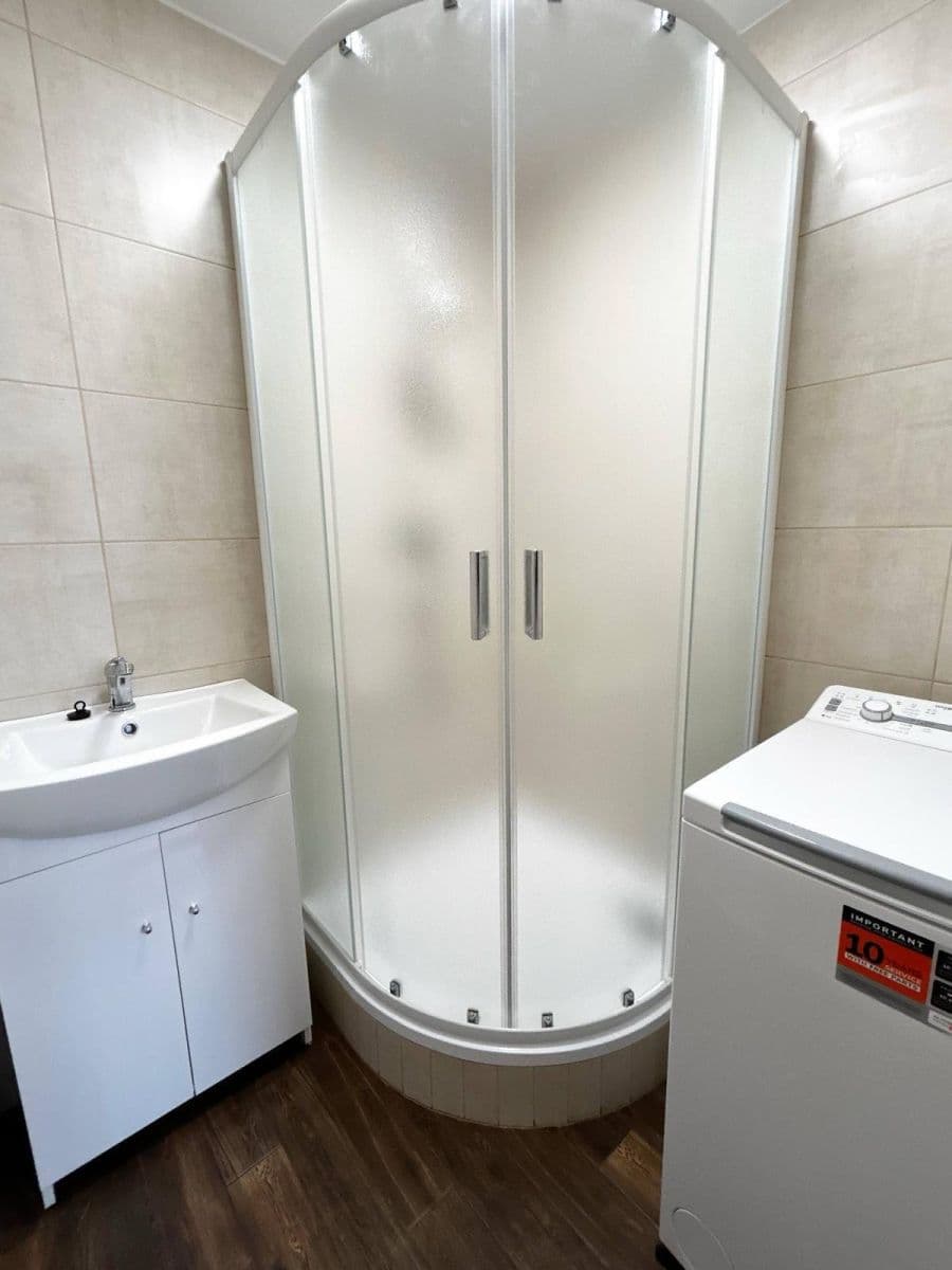 Prenájom bytu 3-izbový 25 m², Letovická, Brno, Jihomoravský kraj Prenájom bytu 3-izbový 25 m², Letovická, Brno, Jihomoravský kraj