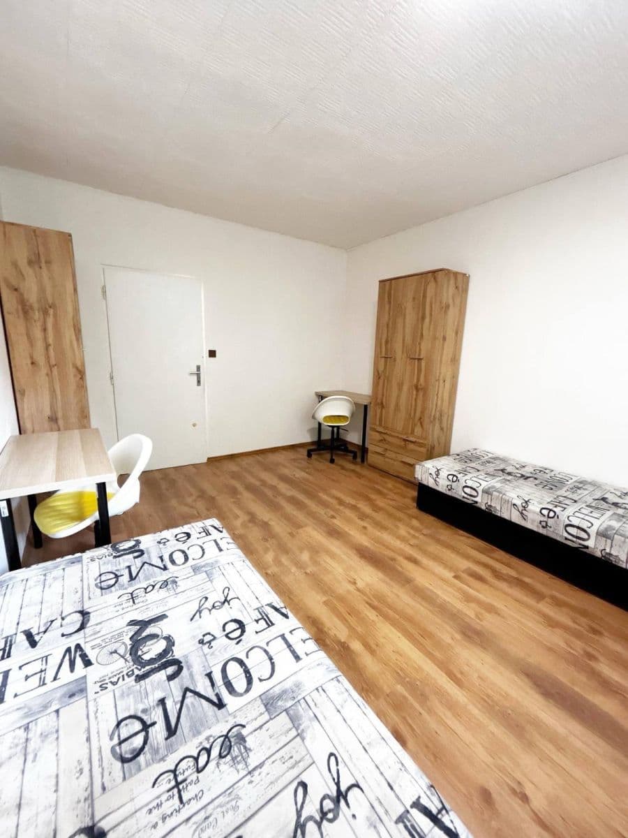 Prenájom bytu 3-izbový 25 m², Letovická, Brno, Jihomoravský kraj Prenájom bytu 3-izbový 25 m², Letovická, Brno, Jihomoravský kraj