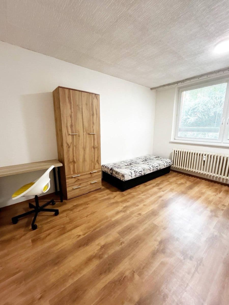 Prenájom bytu 3-izbový 25 m², Letovická, Brno, Jihomoravský kraj Prenájom bytu 3-izbový 25 m², Letovická, Brno, Jihomoravský kraj