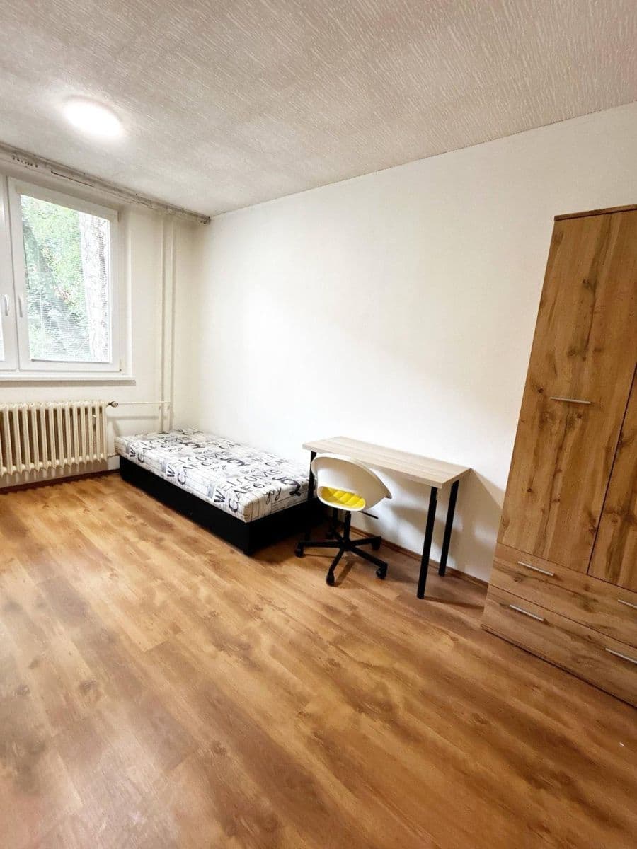 Prenájom bytu 3-izbový 25 m², Letovická, Brno, Jihomoravský kraj Prenájom bytu 3-izbový 25 m², Letovická, Brno, Jihomoravský kraj