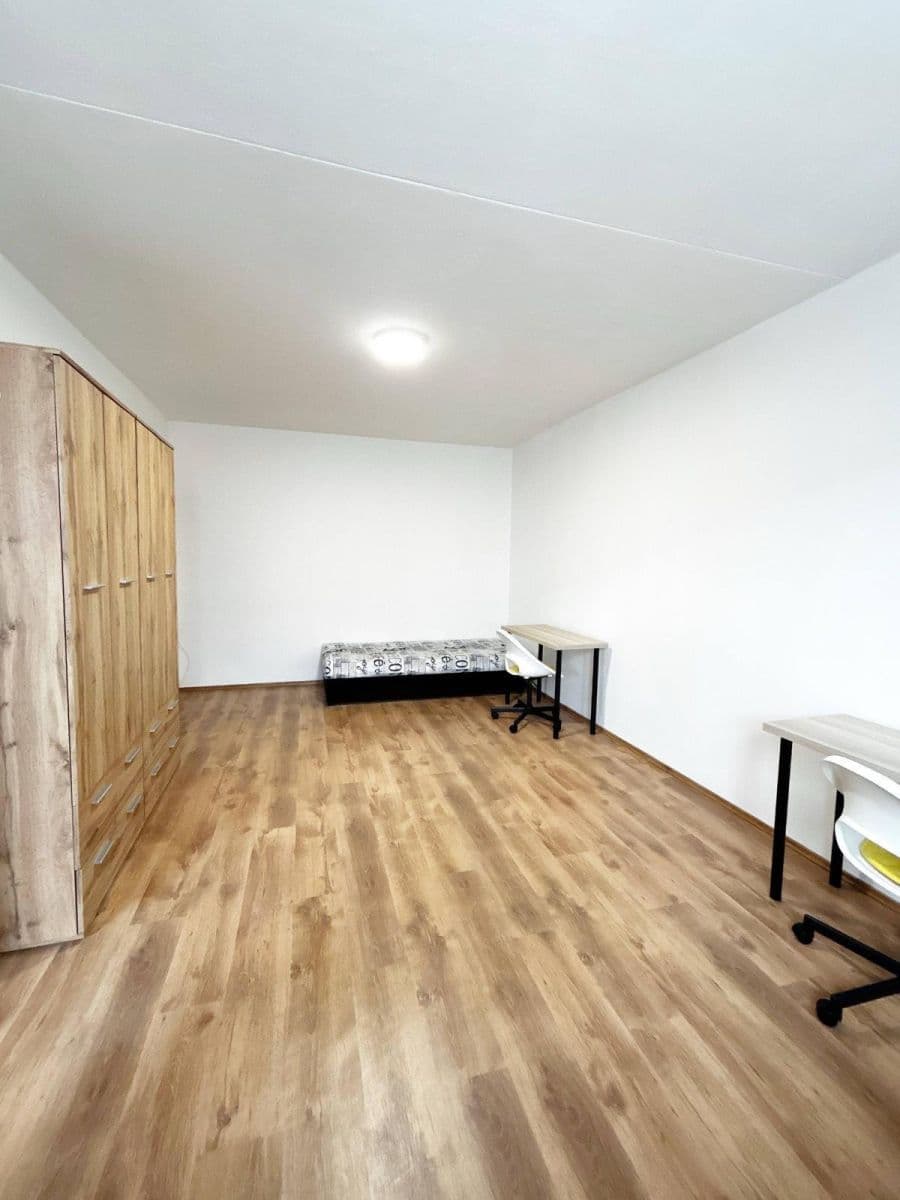 Prenájom bytu 3-izbový 25 m², Letovická, Brno, Jihomoravský kraj Prenájom bytu 3-izbový 25 m², Letovická, Brno, Jihomoravský kraj