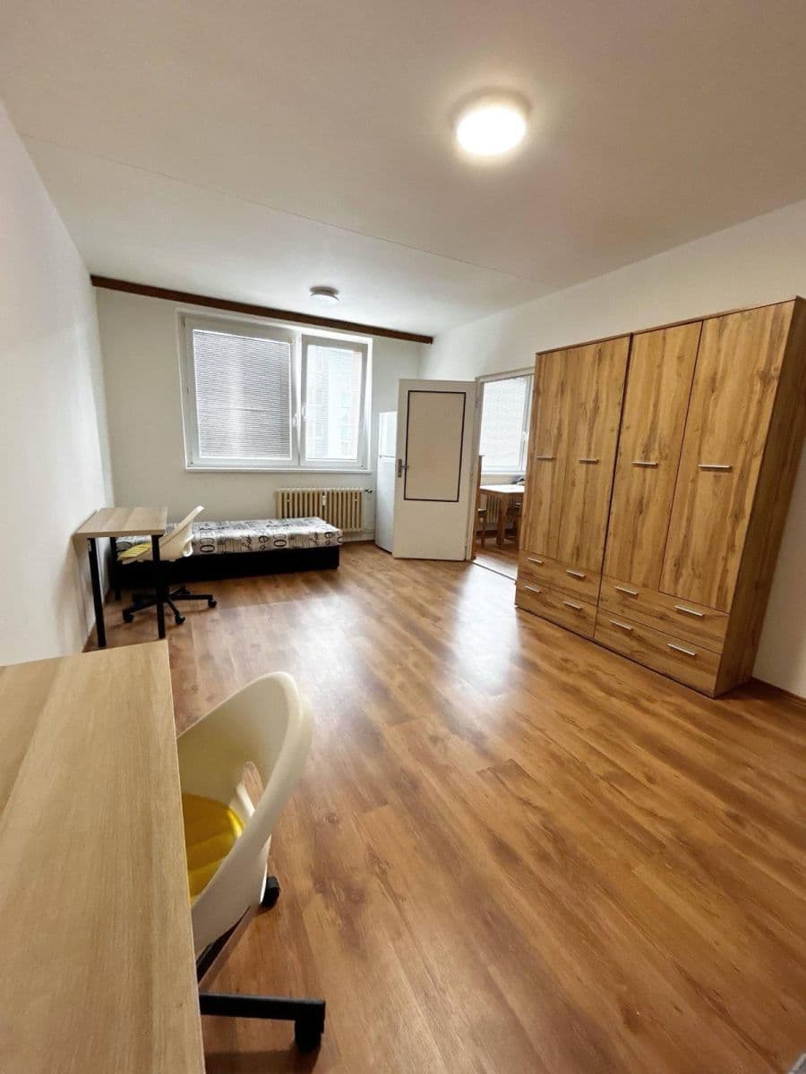Prenájom bytu 3-izbový 25 m², Letovická, Brno, Jihomoravský kraj Prenájom bytu 3-izbový 25 m², Letovická, Brno, Jihomoravský kraj