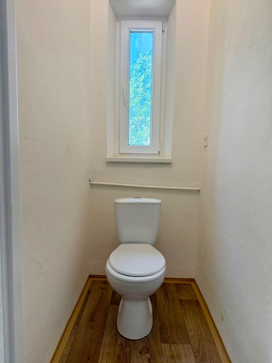 Prenájom bytu 4-izbový 25 m², Komenského, Červenka, Olomoucký kraj Prenájom bytu 4-izbový 25 m², Komenského, Červenka, Olomoucký kraj
