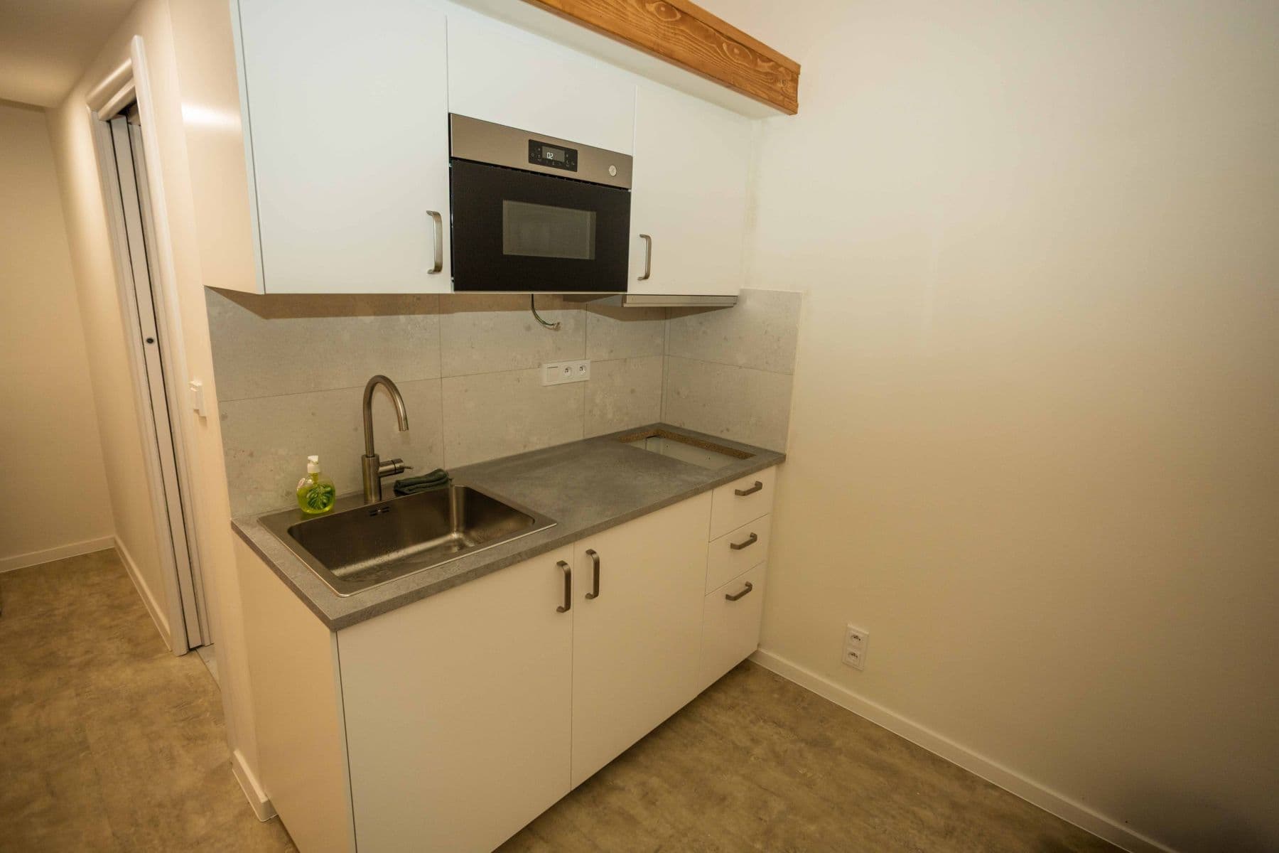 Prenájom bytu 20 m², Podplukovníka Sochora, Praha, Praha Prenájom bytu 20 m², Podplukovníka Sochora, Praha, Praha