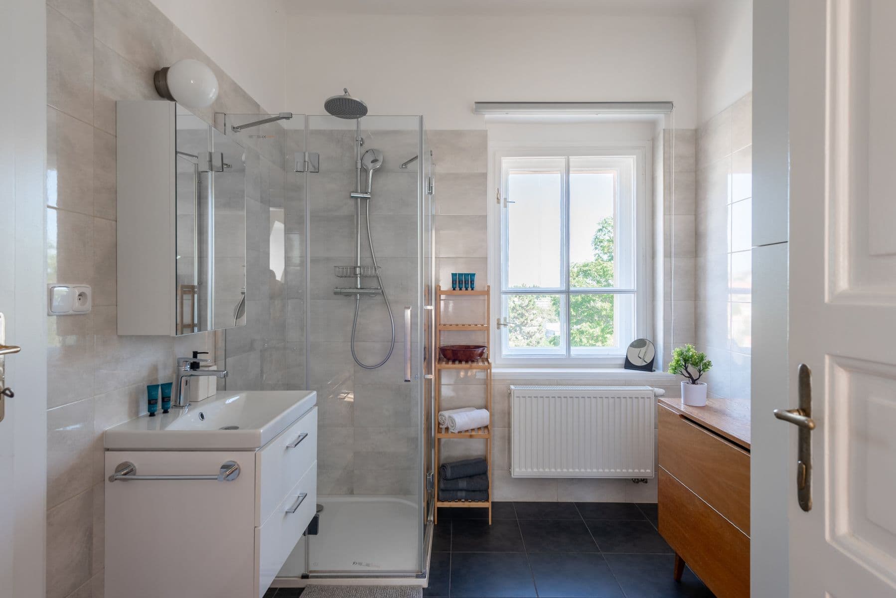 Prenájom bytu 105 m², Lomená, Praha, Praha Prenájom bytu 105 m², Lomená, Praha, Praha