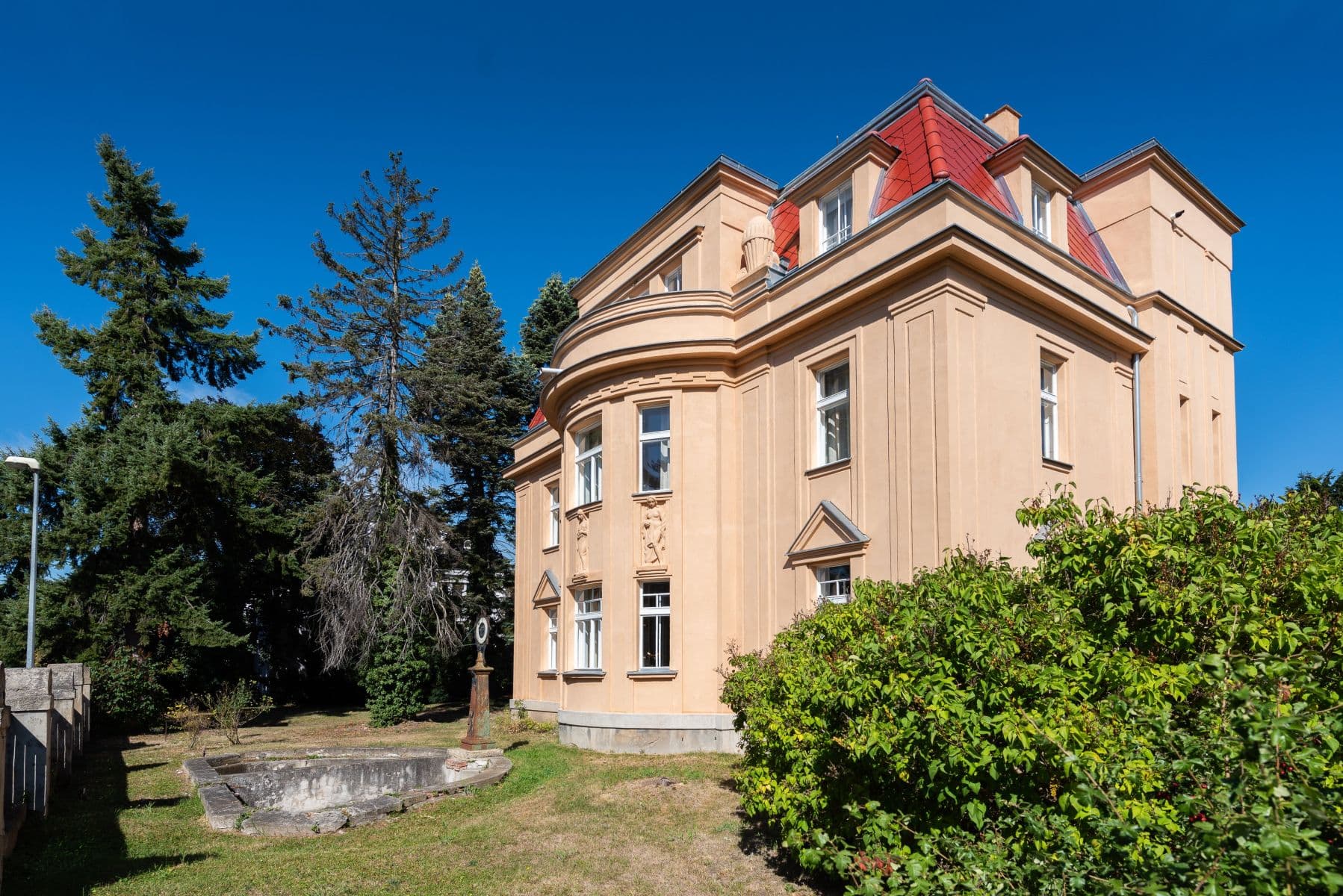 Prenájom bytu 105 m², Lomená, Praha, Praha Prenájom bytu 105 m², Lomená, Praha, Praha