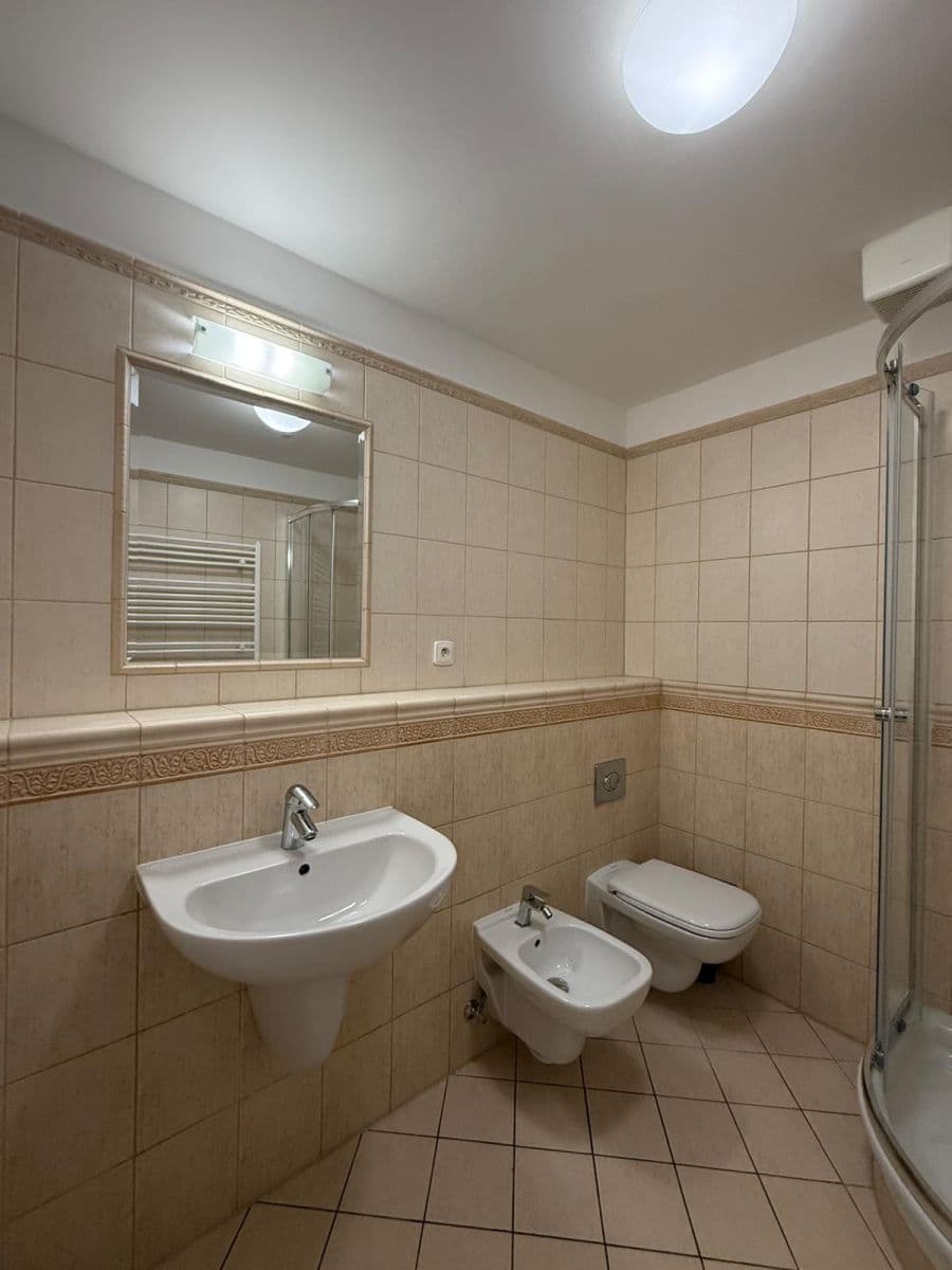 Prenájom bytu 2-izbový 50 m², Nedvědovo náměstí, Praha, Praha Prenájom bytu 2-izbový 50 m², Nedvědovo náměstí, Praha, Praha