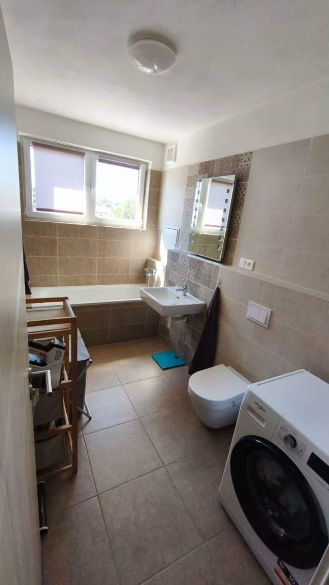 Prenájom bytu 1-izbový 37 m², U Pondu, Heřmanova Huť, Plzeňský kraj Prenájom bytu 1-izbový 37 m², U Pondu, Heřmanova Huť, Plzeňský kraj