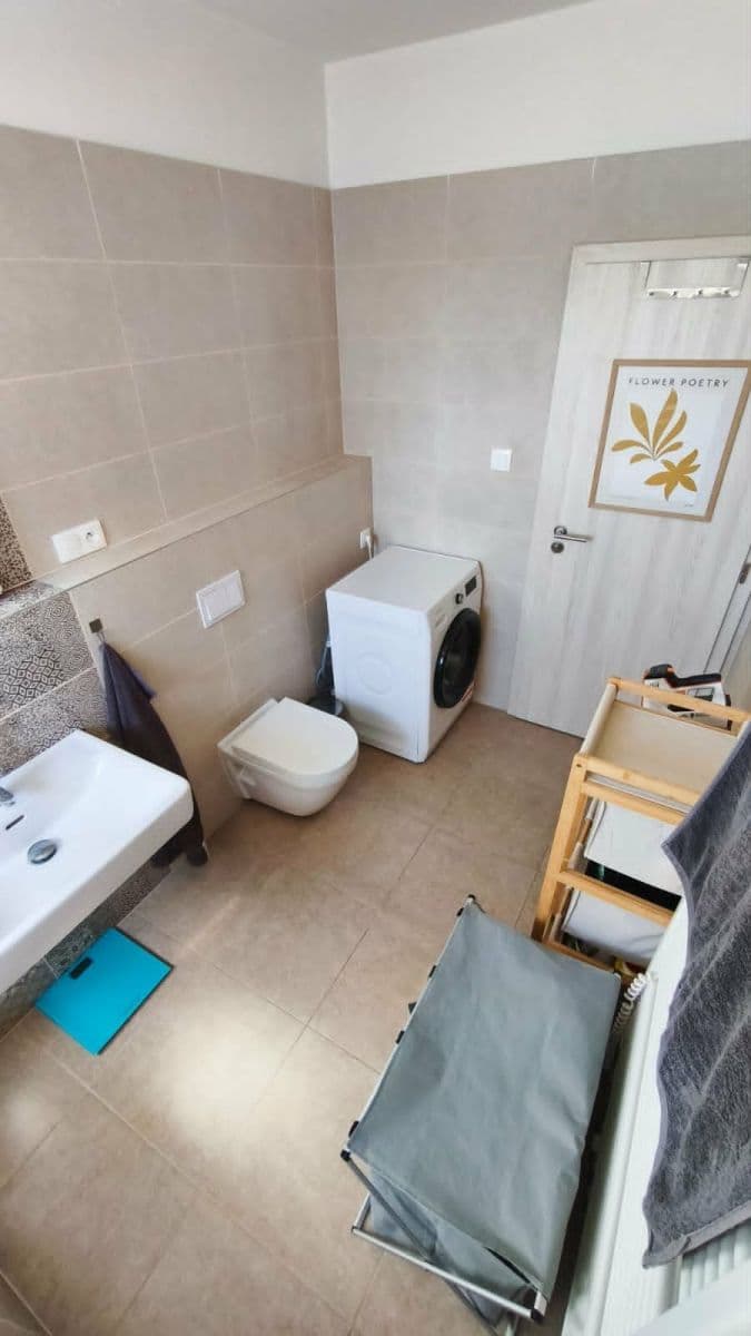 Prenájom bytu 1-izbový 37 m², U Pondu, Heřmanova Huť, Plzeňský kraj Prenájom bytu 1-izbový 37 m², U Pondu, Heřmanova Huť, Plzeňský kraj
