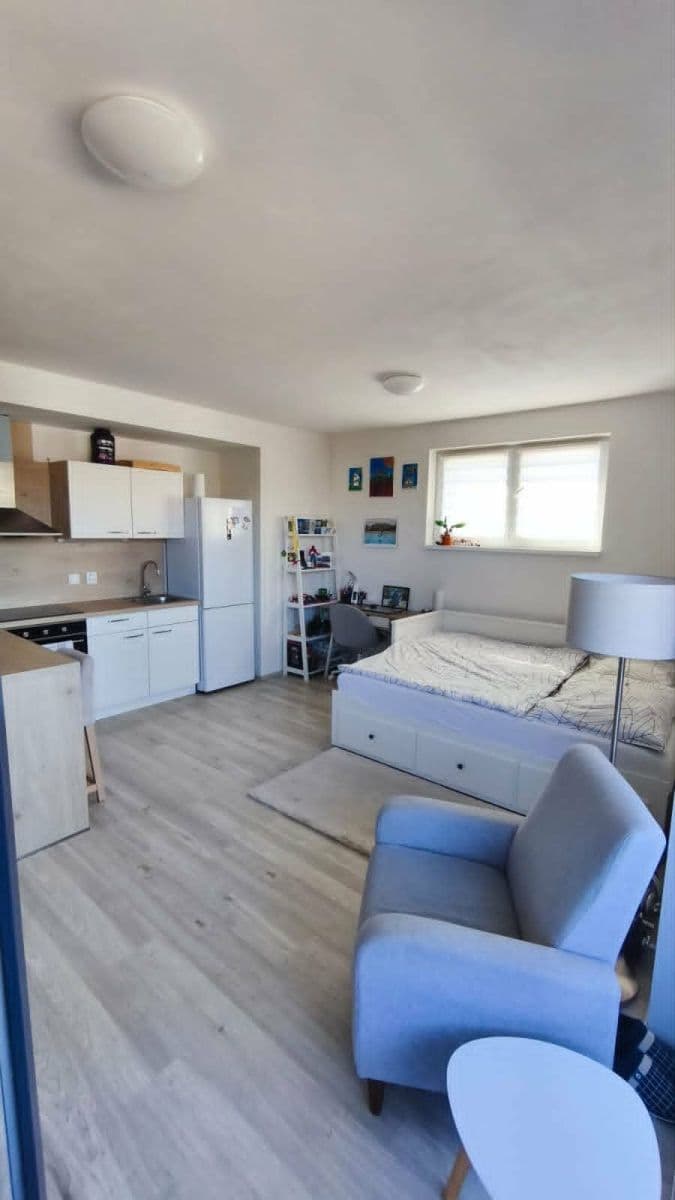 Prenájom bytu 1-izbový 37 m², U Pondu, Heřmanova Huť, Plzeňský kraj Prenájom bytu 1-izbový 37 m², U Pondu, Heřmanova Huť, Plzeňský kraj