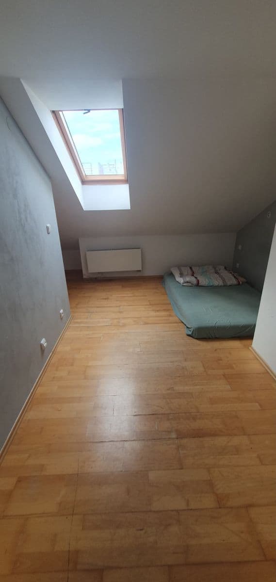 Prenájom bytu 3-izbový 118 m², Mělnická, Praha, Praha Prenájom bytu 3-izbový 118 m², Mělnická, Praha, Praha