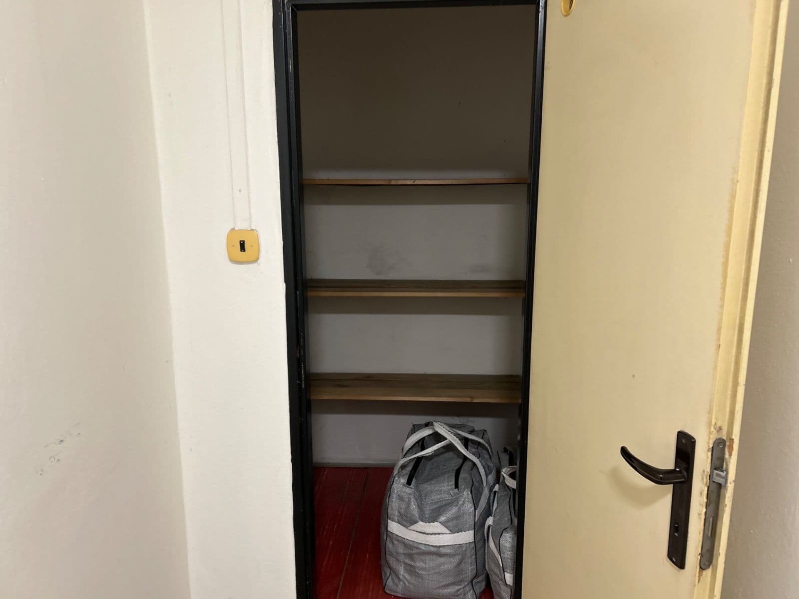 Predaj bytu 2-izbový 40 m², Štúrova, Praha, Praha Predaj bytu 2-izbový 40 m², Štúrova, Praha, Praha