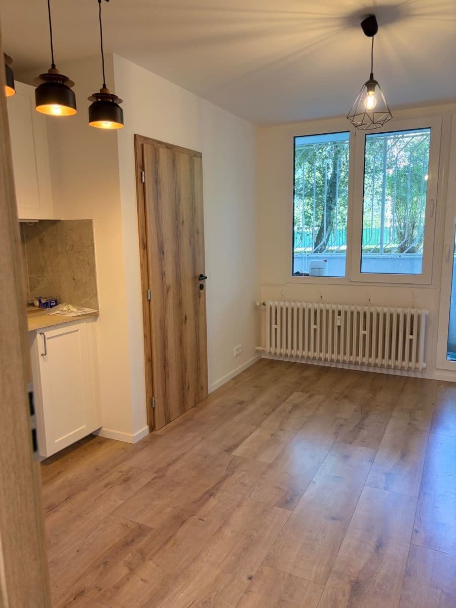 Predaj bytu 2-izbový 40 m², Štúrova, Praha, Praha Predaj bytu 2-izbový 40 m², Štúrova, Praha, Praha