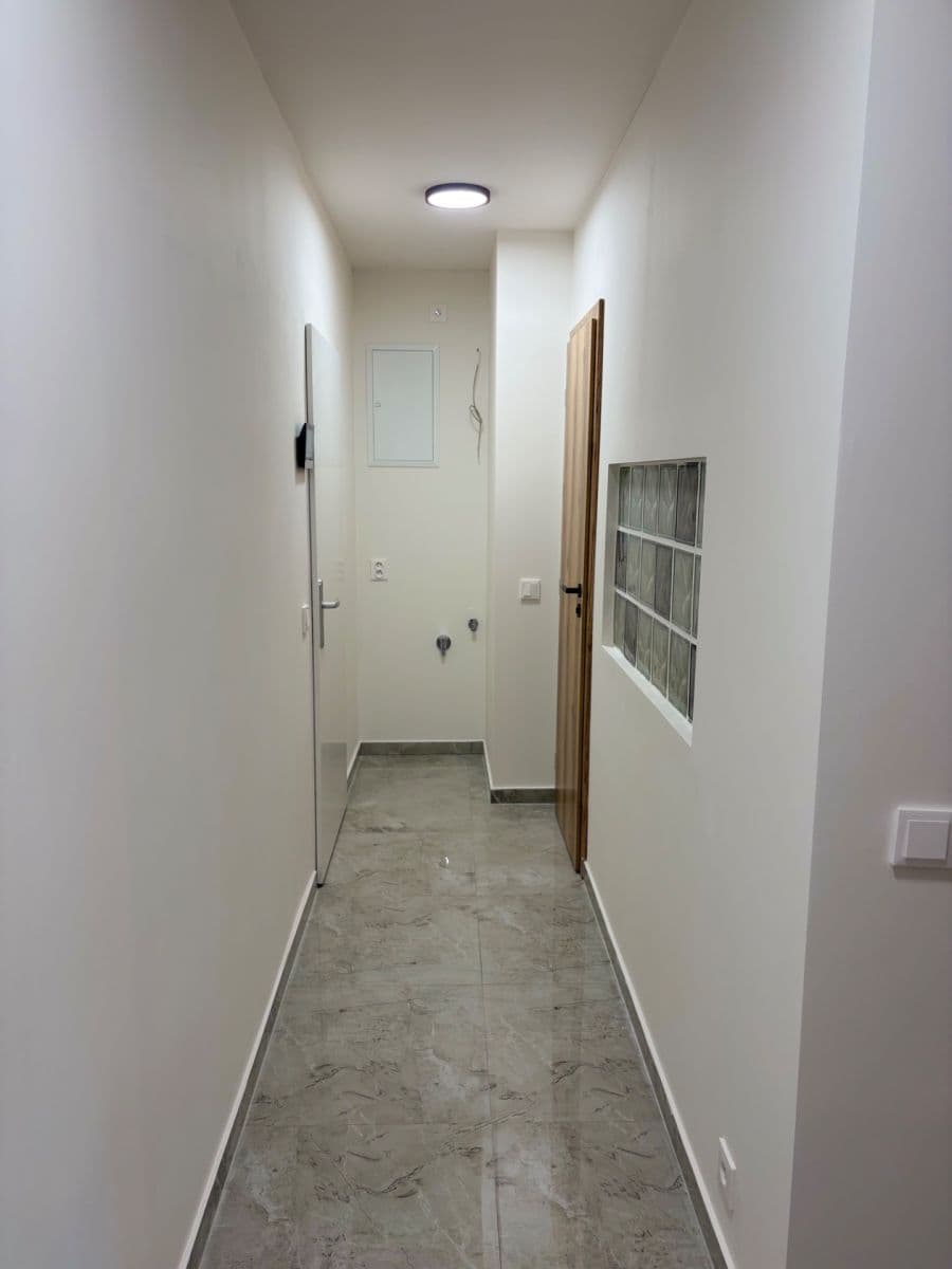 Predaj bytu 2-izbový 40 m², Štúrova, Praha, Praha Predaj bytu 2-izbový 40 m², Štúrova, Praha, Praha