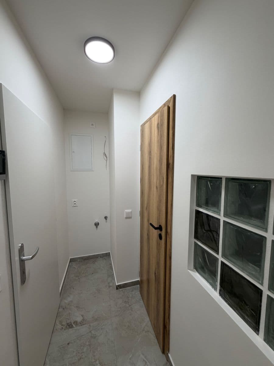 Predaj bytu 2-izbový 40 m², Štúrova, Praha, Praha Predaj bytu 2-izbový 40 m², Štúrova, Praha, Praha